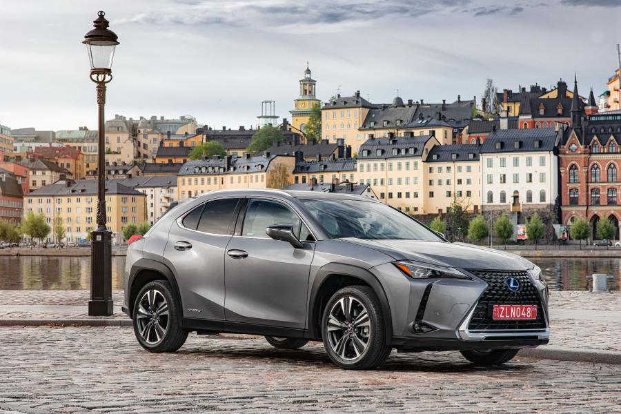  Lexus UX250h 2018 года  (WW) (фото 9 из 40)